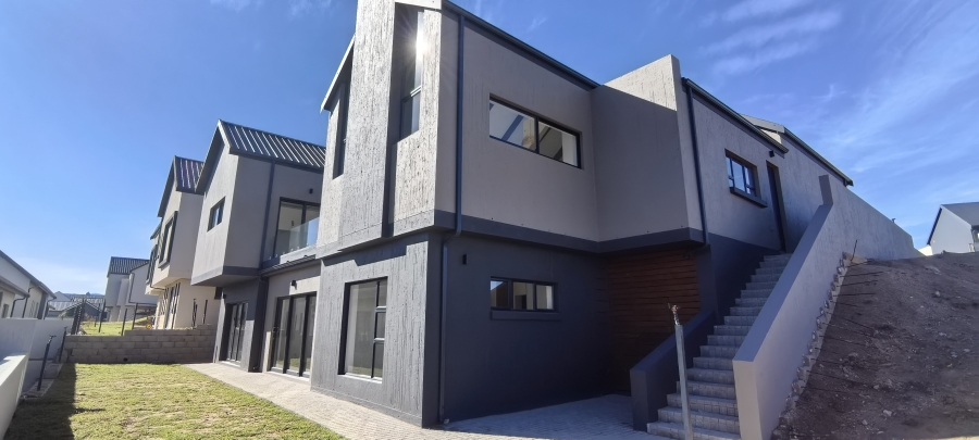 5 Bedroom Property for Sale in Outeniquasbosch Western Cape